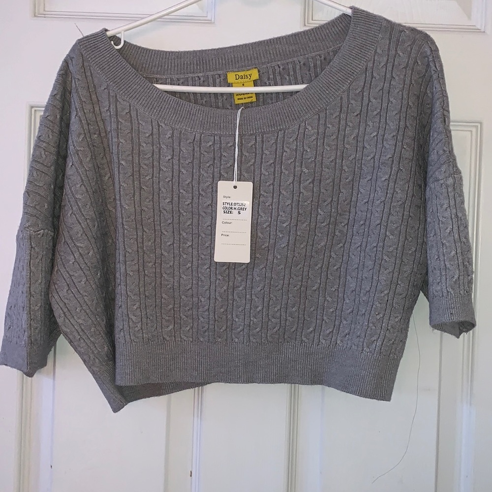 BRAND NEW cropped and flowy shirt